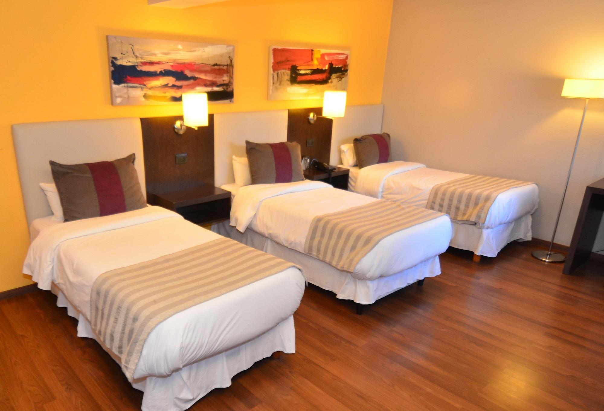 Hotel Bicentenario Suites & Spa サンミゲルデトゥクマン エクステリア 写真