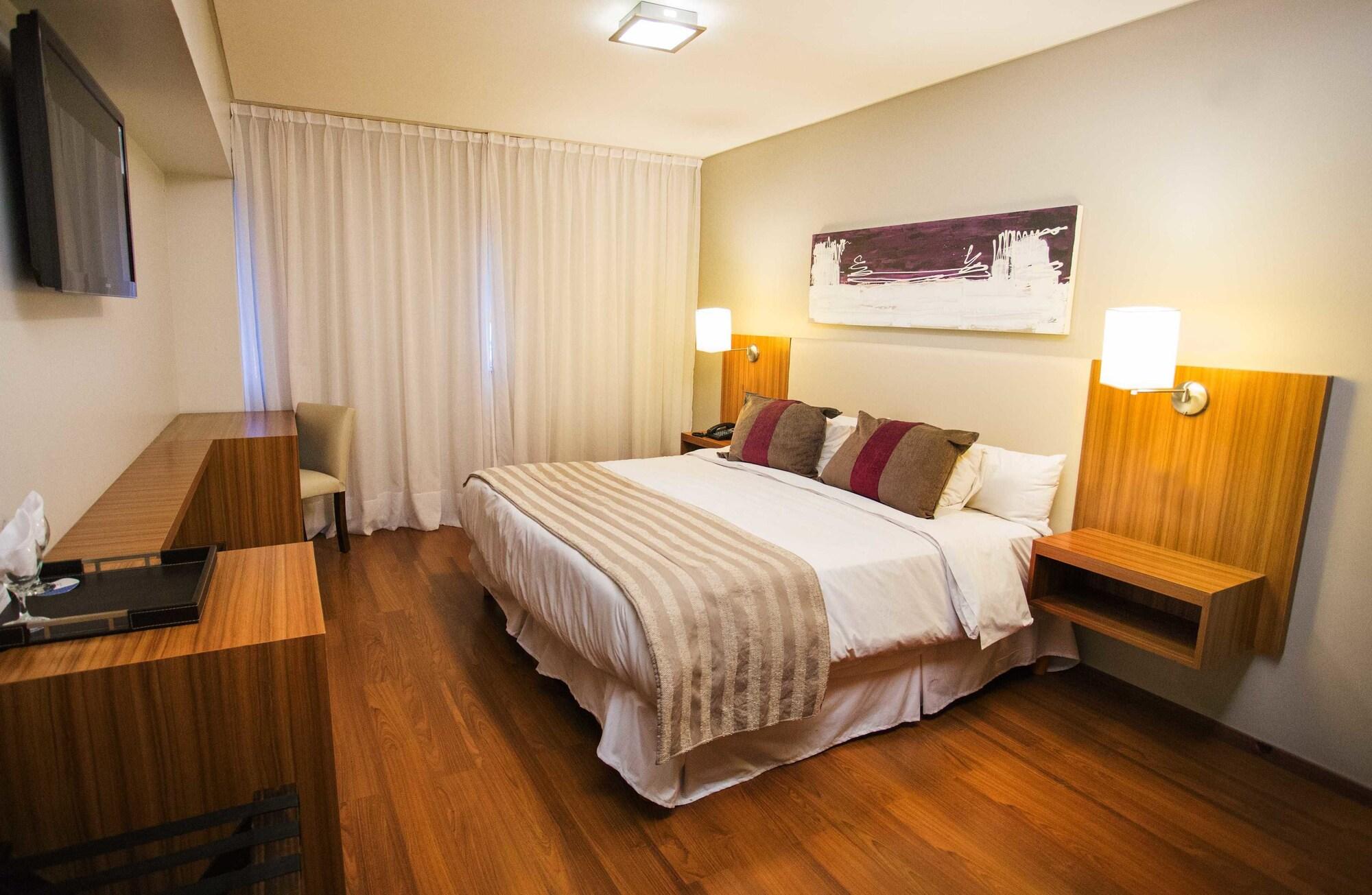 Hotel Bicentenario Suites & Spa サンミゲルデトゥクマン エクステリア 写真