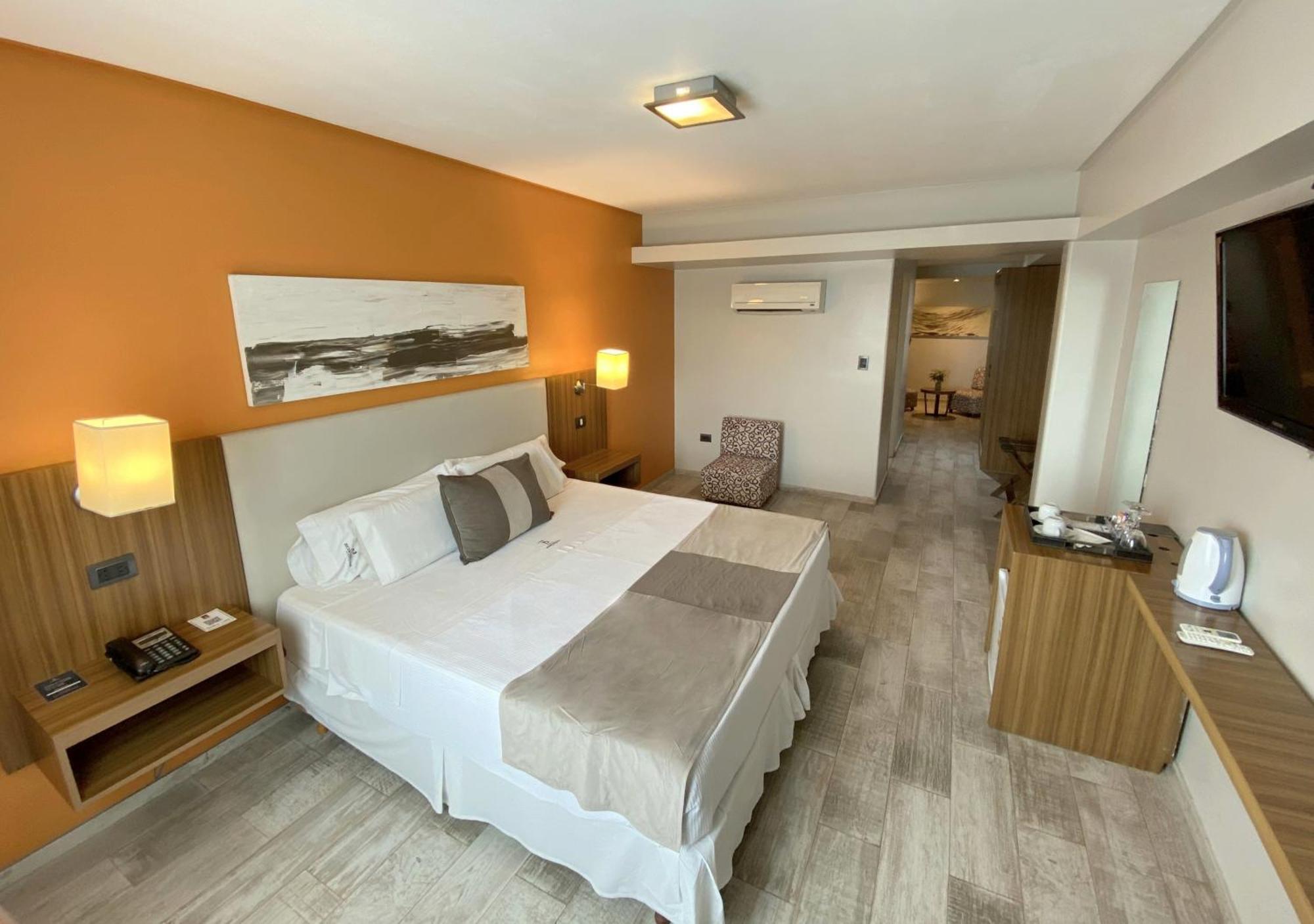 Hotel Bicentenario Suites & Spa サンミゲルデトゥクマン エクステリア 写真